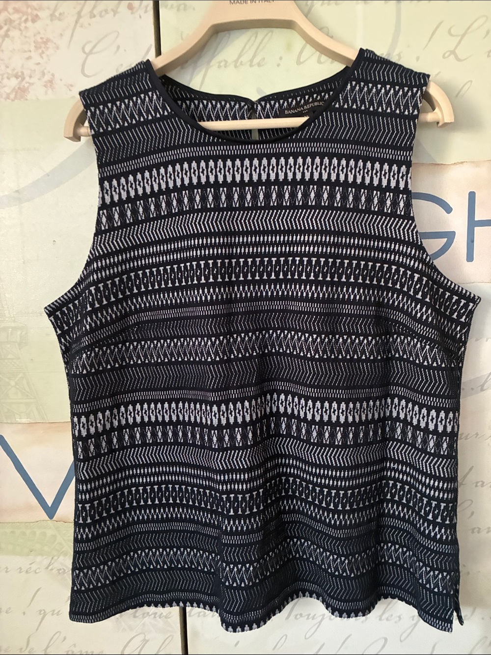Banana Republic Navy and White Sleeveless Patterned Tank Size XL